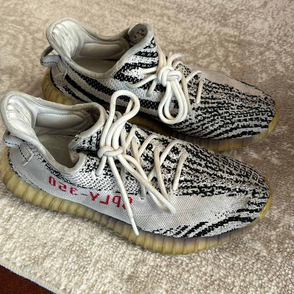 Yeezys Zebra Snickers Authentic Size 8 Includes B… - image 1